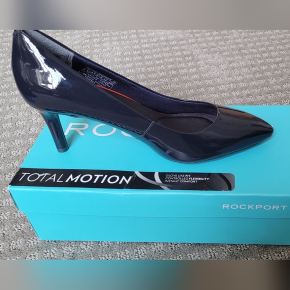 Rockport Total Motion Black Pump - Picture 2 of 4